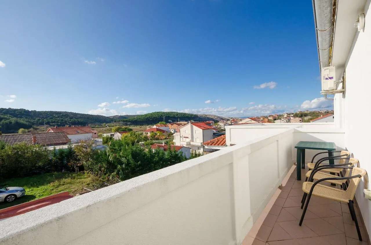 Apartments Pela Lopar 0*,  Croazia