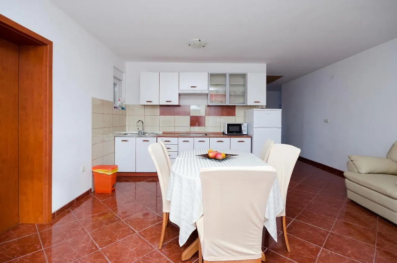 Apartments Pela Lopar