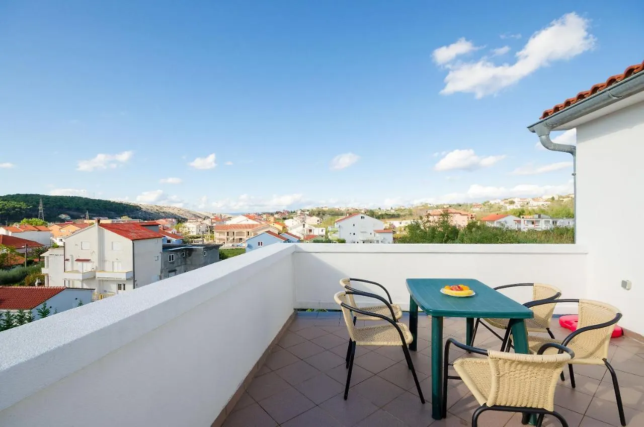 Apartments Pela Lopar