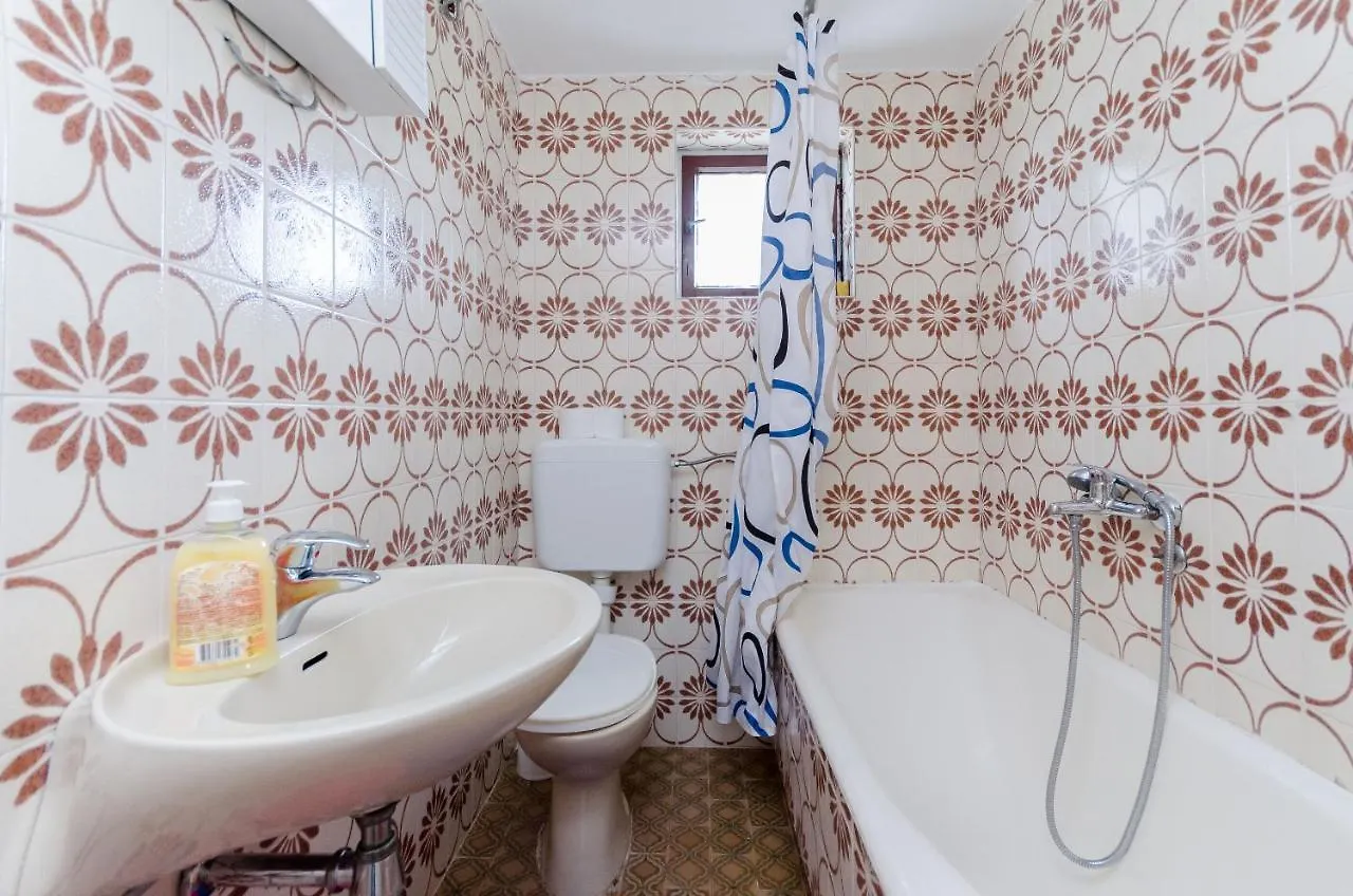 Apartments Pela Lopar 0*,  Croazia